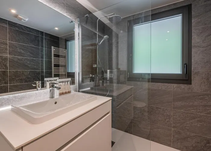 Apartment Moderne A Avec Parking Et Wifi - Fr-1-343-265